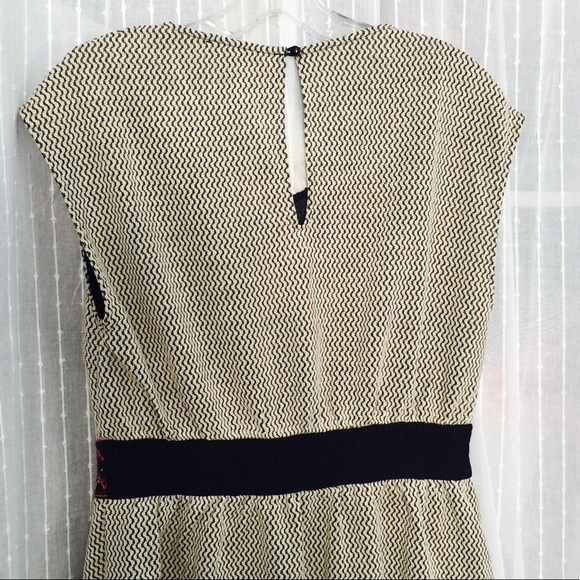 Super cute embroidered dress (NWT) - Picture 5 of 5